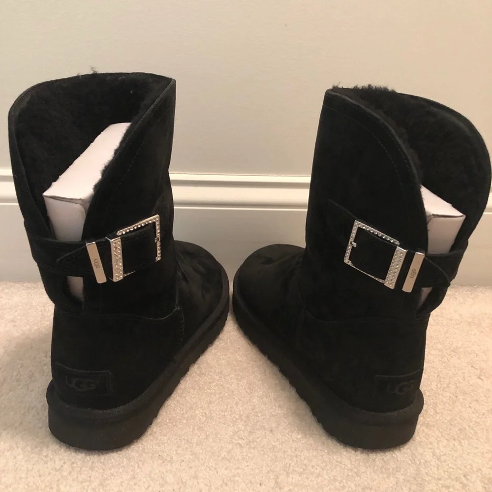 Adorable Ugg boots with bling buckle 🥾 👢 - Picture 2 of 10